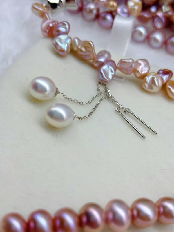 Pearl tassels  earrings - Image 3